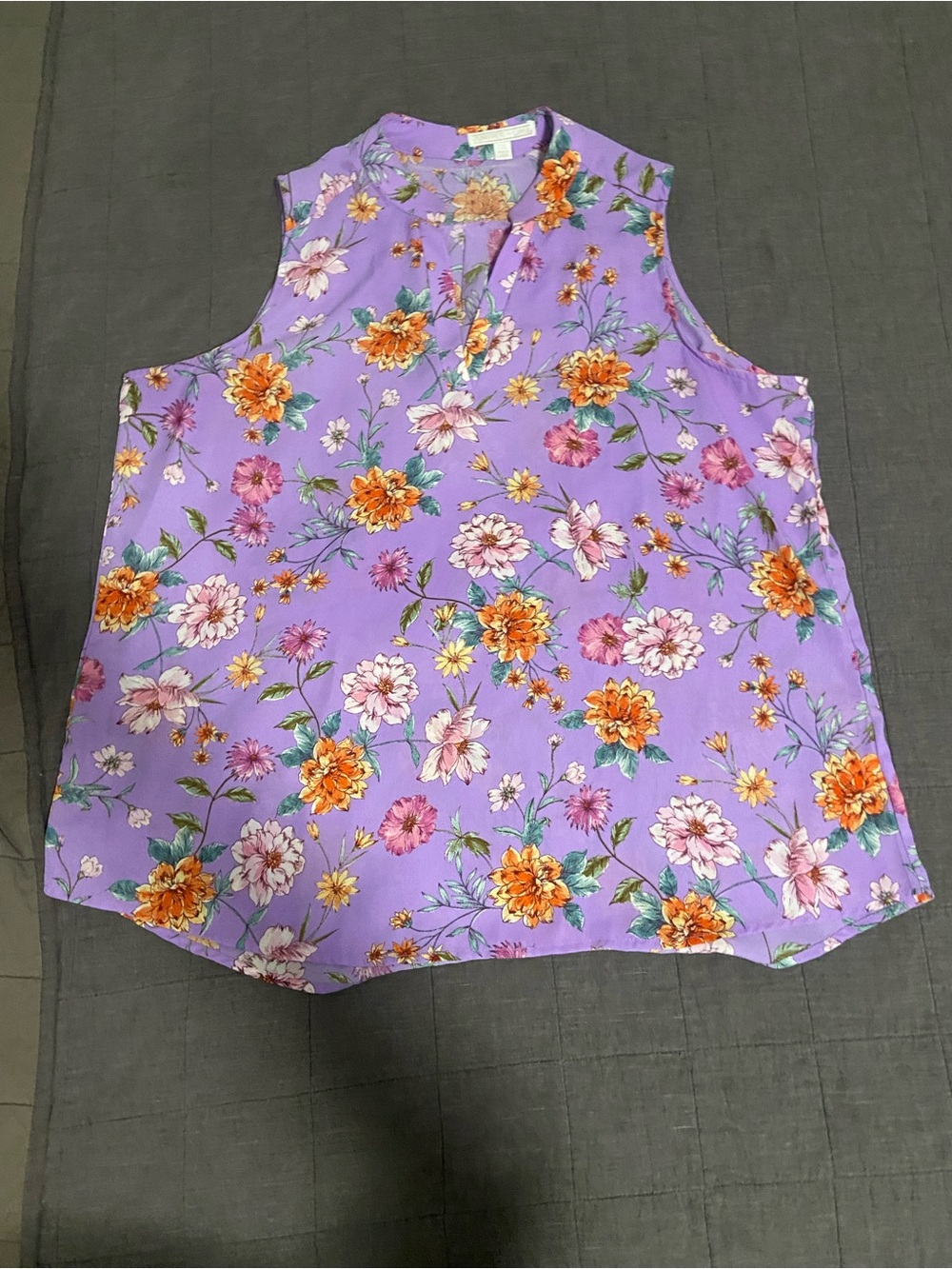 Sleeveless Lavender Floral Split-Neck Top 2x Juniper + Lime
